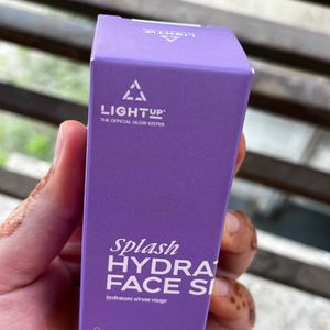 Light Up Splash Hydrating Face Serum with Hyaluron