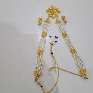 Gold plated necklace and earrings set