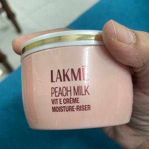 lakme vit E Creme Moisturiser