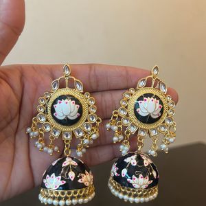 Stylish Black  Jhumka For Women