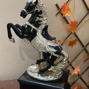 Black Golden Horse Showpiece