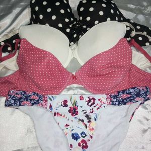 4 Bra 1 Panty Offer😍