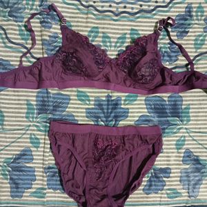 BRA PANTY SET 👙💜  (NEW)