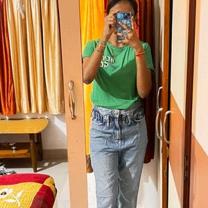 Highwaisted Momfit Denim Waist 26-28