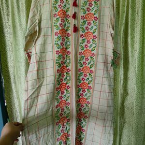 Very Pretty Off White Pink Kurta for Everyday Wear