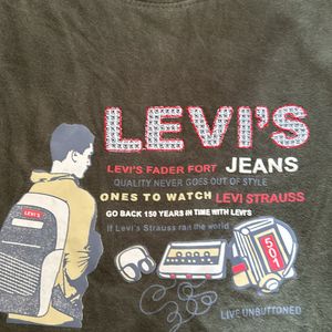 Boys XS Levis Half Sleeves T Shirt Olive Green