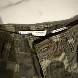 bershka cargos