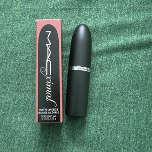 MAC (M.A.CXIMAL) Matte Lipstick "VelvetTeddy"