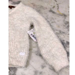 Very Soft And Thick Sweater For Girls