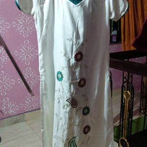 2 Embroidery Kurthi With 1dupatta💯