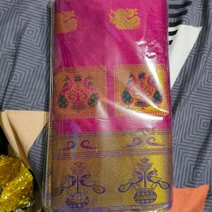 Women Magenta Saree