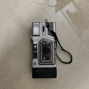 PC-500 Antique Camera