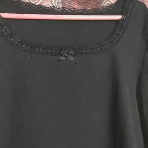 Black Ribbed Top With Lace Neck