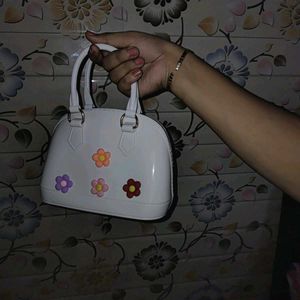 THE CUTEST HANDBAG