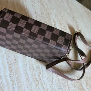 Trending Brown Checks Sling Bag 😍