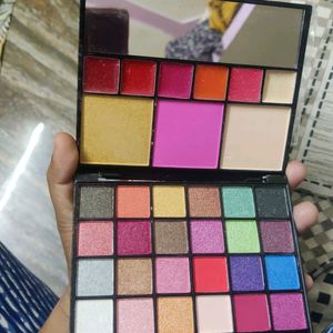 3 Makeup Palette