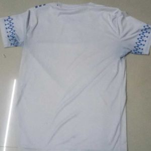 Adidas T-shirt