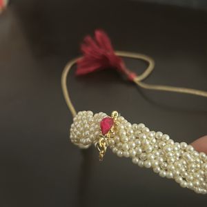 Beautiful Choker Pearl Necklace With Pink Sto