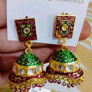 Women's Classy Jhumka With Beautiful Pearl Work