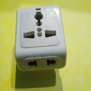 A 3 Pin Socket