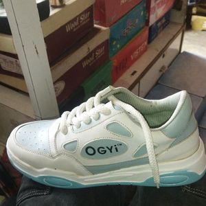 Oggy Ke New Shoes