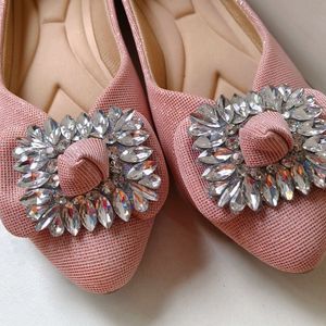 Ballerina Shoe With White Stones.