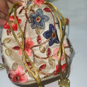 EMBROIDERED POTLI BAG