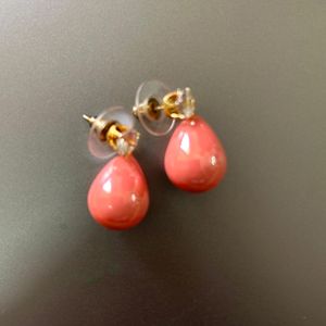 A Set Of Earing Pairs.