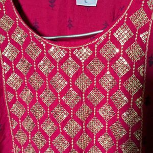 Pretty Zari Design Yoke Part kurti