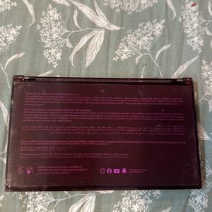 Huda Beauty Naughty Nude Eyeshadow Palette