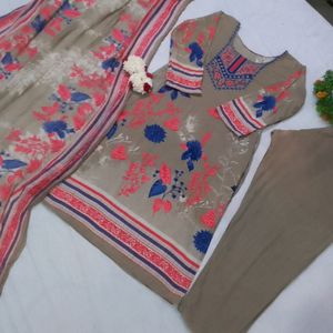 Pakistani Suit Set