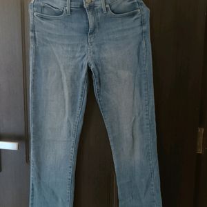 Levi's 312  Shaping Jeans (Slim Fit)