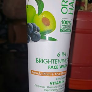 Organic Harvest 6-in-1 Brightening Face Wash