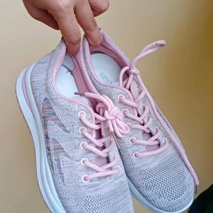 pink sports shoes 👟