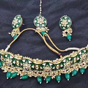 Jwellery Set With Maang Teeka