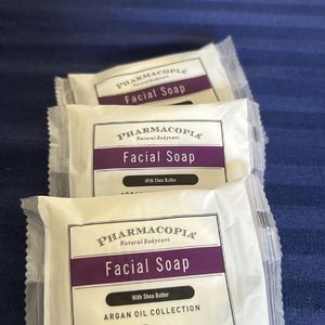 2 Pairs Of Slippers/ Facial Soap Packed