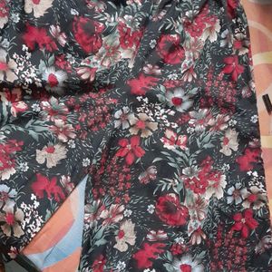 Beautiful black floral print polyester culotte...strachable elastic...no flaws...