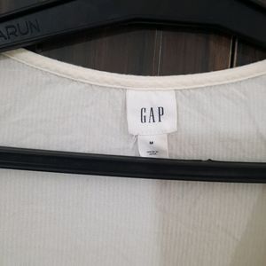 GAP CREPE-DETAIL BOXY TOP