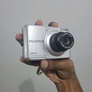 FUJIFILM C20 DIGITAL CAMERA