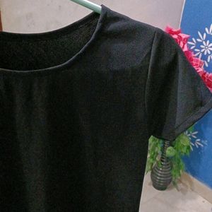 SIMPLE YET ELEGANT T SHIRT