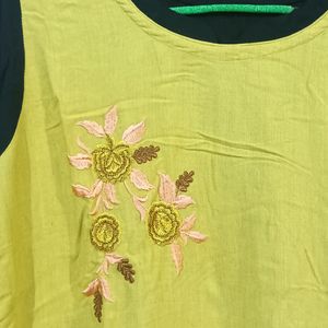 New Beautiful Embroidered Kurti