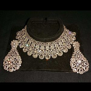 A Beautiful Necklace Set