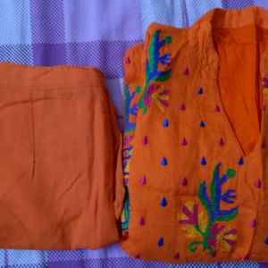 Embroidered kurta with pants