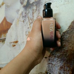 Huda Beauty Full Coverage Foundation