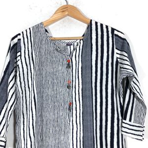 Beautiful White&Navyblue Strips Kurta(Women’s)