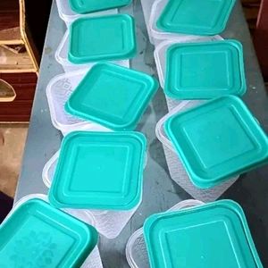 New Unused/ Pack Of 6 Kitchen Containers