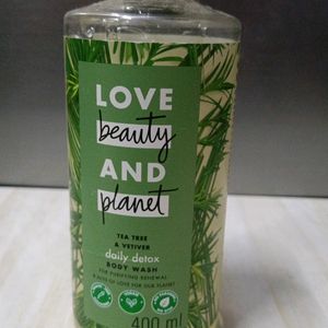 Love Beauty & Planet Tea Tree Body Wash