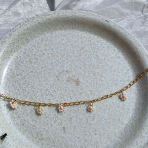 Beaded Peach Daisy Necklace