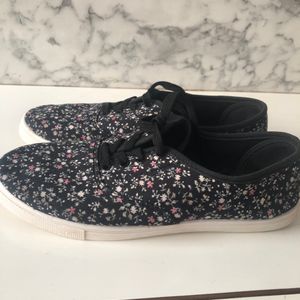 Max Canvas Floral Shoes,