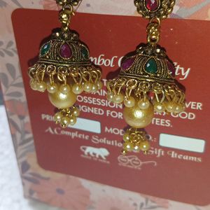 2 Earrings Combo With One Mangtika